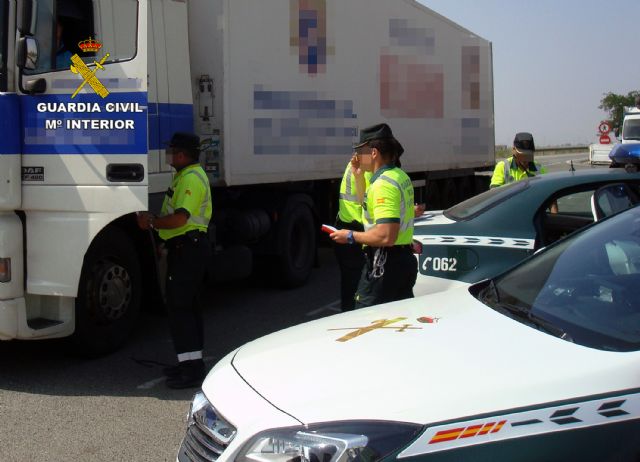 La Guardia Civil intercepta al conductor de un trailer de 40 toneladas conduciendo bajo los efectos de drogas - 2, Foto 2