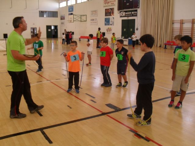 Un total de 80 escolares participaron en la Fase Local de Jugando al atletismo benjamín de Deporte escolar, organizada por la Concejalía de Deportes - 3, Foto 3