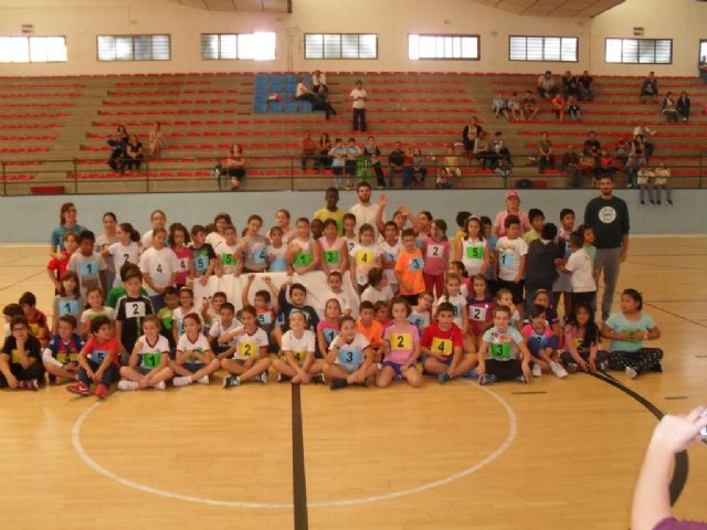 Un total de 80 escolares participaron en la Fase Local de Jugando al atletismo benjamín de Deporte escolar, organizada por la Concejalía de Deportes, Foto 6