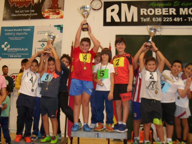 Un total de 80 escolares participaron en la Fase Local de Jugando al atletismo benjamín de Deporte escolar, organizada por la Concejalía de Deportes, Foto 7
