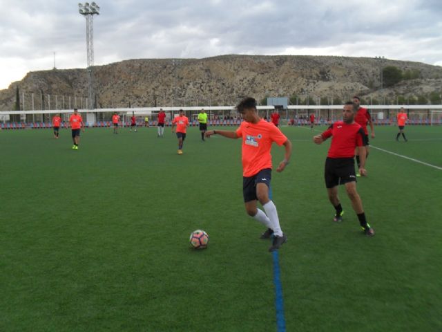El equipo de Los Chicos de Juan lideran la clasificación de la Liga de Fútbol Juega Limpio, Foto 1