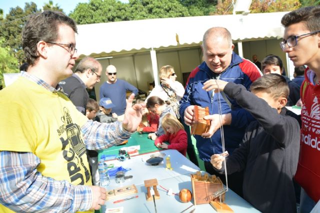 Cuarenta talleres y una exposición de hologramas muestran las innovaciones tecnológicas de investigadores y estudiantes de la UPCT - 1, Foto 1