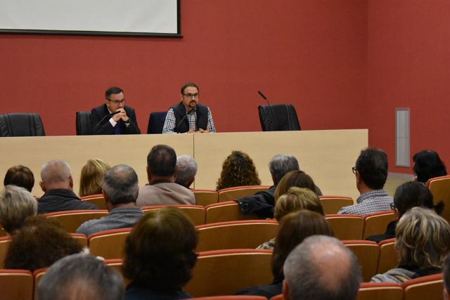 El Delegado del Gobierno entrega a los afectados el informe de Abogacía de Estado - 2, Foto 2