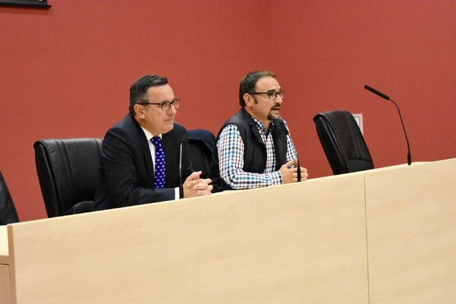 El Delegado del Gobierno entrega a los afectados el informe de Abogacía de Estado - 4, Foto 4