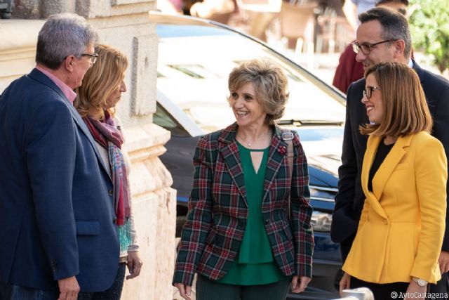 La ministra de Sanidad alaba la gestión de los Ayuntamientos en políticas sociales - 1, Foto 1