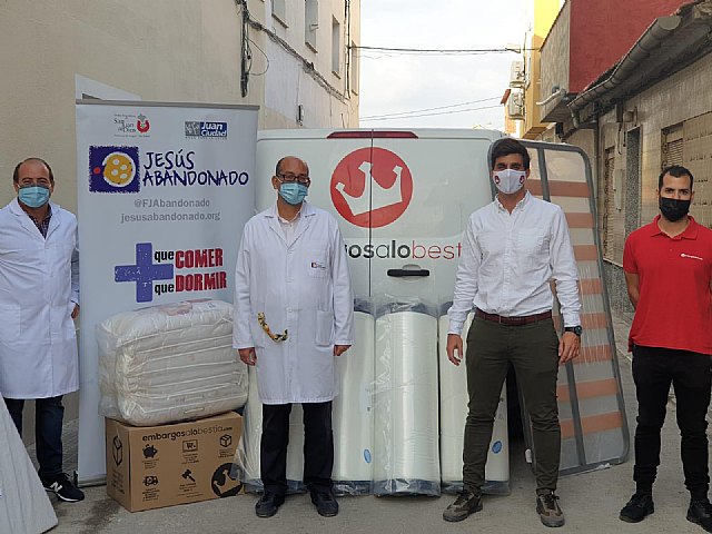 Embargosalobestia realiza una donación para la Fundación de Jesús Abandonado - 1, Foto 1