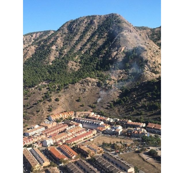 Conato de incendio forestal declarado en la ladera del monte Miravete en Torreagüera - 1, Foto 1