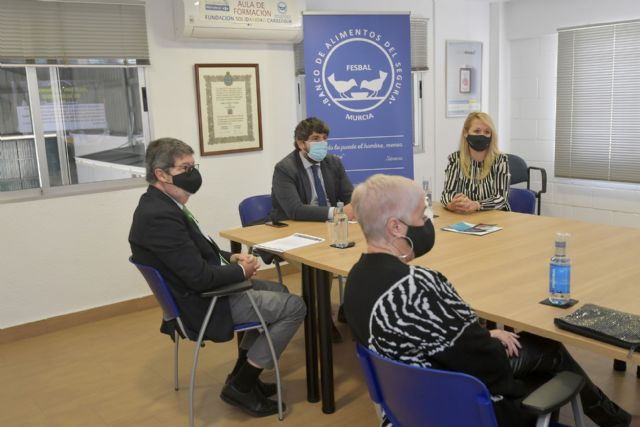 López Miras traslada el agradecimiento de toda la sociedad al Banco de Alimentos del Segura y un reconocimiento especial a su labor durante la pandemia - 2, Foto 2