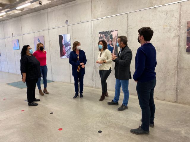 La Exposición “CUIDA-T” realizada por adolescentes víctimas de violencia de género se puede visitar en la Biblioteca de Torre Pacheco - 3, Foto 3