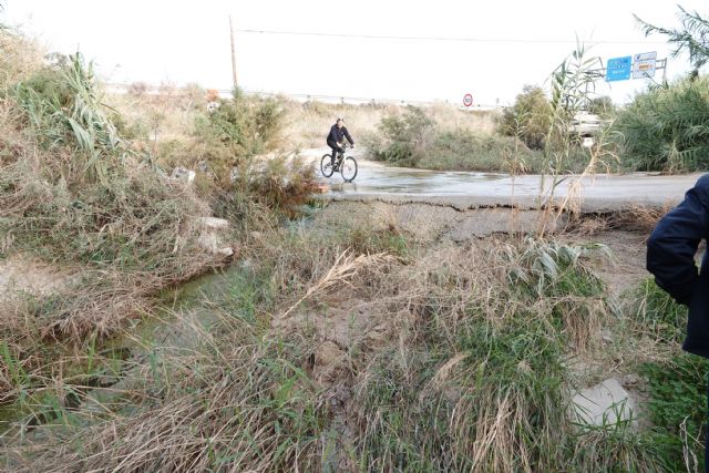 Dos de las ramblas principales que desembocan en el Guadalentín, la Rambla Salada y la de Los 17 Arcos, lo siguen haciendo a través de embudos peligrosos para personas y propiedades - 4, Foto 4
