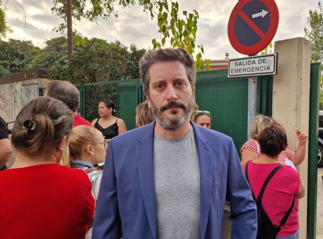 Podemos se suma a la movilización de las familias de educación especial tras 60 días sin transporte - 1, Foto 1