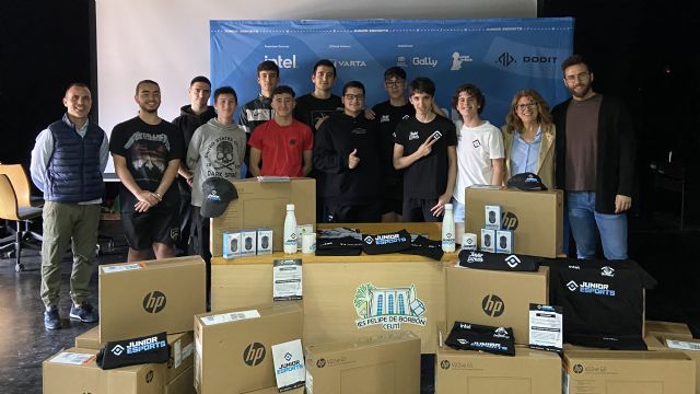 Estudiantes del IES Felipe de Borbón, de Ceutí, obtienen 2.500 euros en equipamiento tecnológico para sus aulas - 1, Foto 1