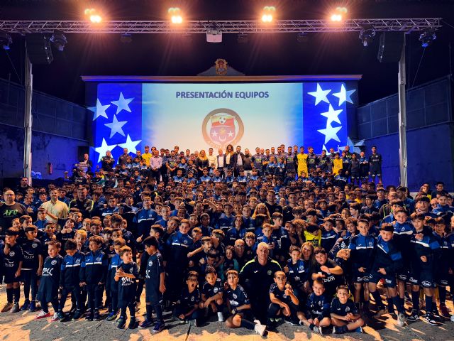 La alcaldesa de Archena acompa&ntilde;a al Archena FC en la presentación de la nueva temporada - 2, Foto 2