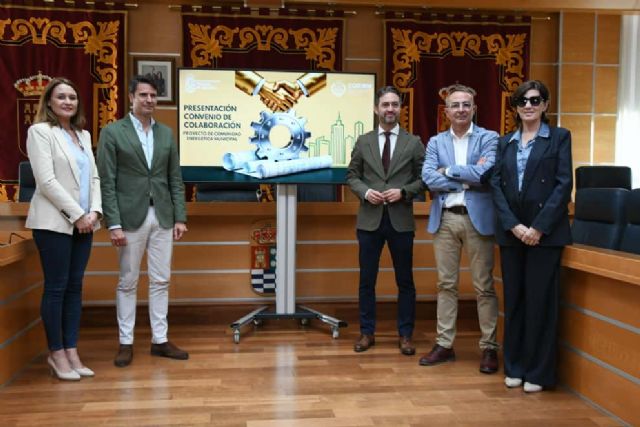 Cien familias vulnerables de Molina lograrán un ahorro radical con la primera comunidad energética impulsada por el Ayuntamiento con apoyo del Colegio de Ingenieros Técnicos Industriales - 1, Foto 1