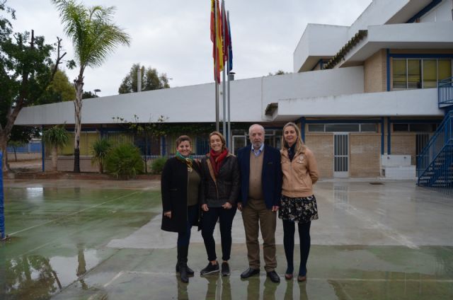 El Ayuntamiento invierte 20.376 euros en obras de acondicionamiento en el patio del colegio Joaquín Carrión - 1, Foto 1