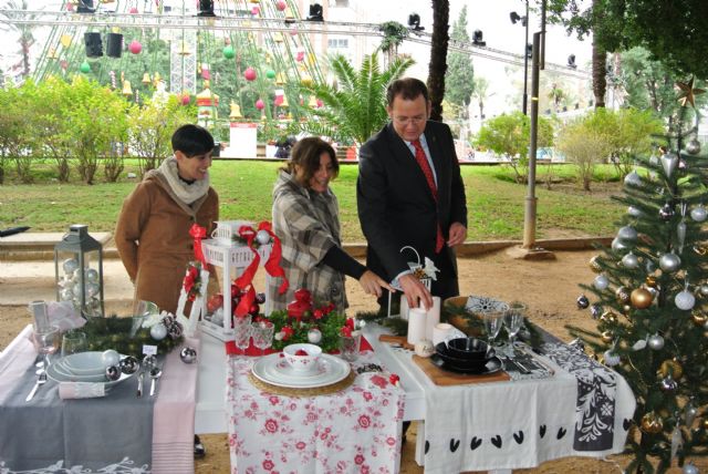 Adultos y niños podrán participar en el programa especial de actividades de IKEA Murcia bajo el árbol de la Plaza Circular - 1, Foto 1