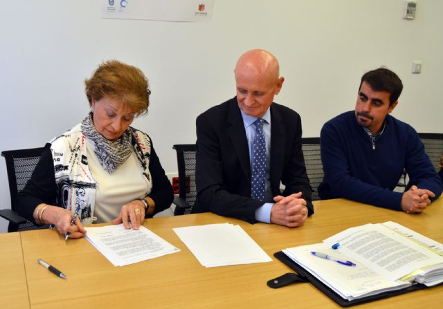 Miembros de AFES trabajarán en la Biblioteca Municipal para facilitar su integración - 2, Foto 2