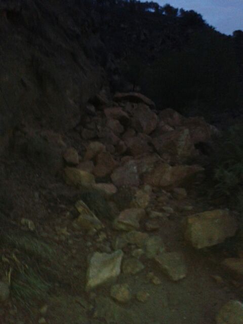 Cerrada la senda de El Cenajo a causa de los desprendimientos, Foto 2