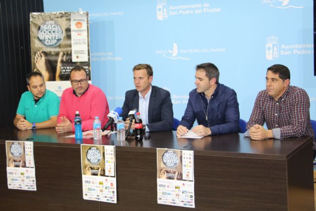 12 equipos compiten en la tercera edición del torneo internacional Beach Soccer Winter Cup - 2, Foto 2