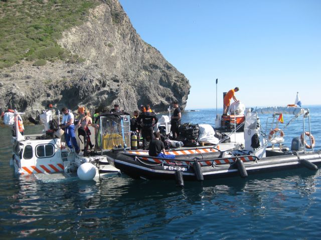 La Comunidad comienza la instalación de 25 fondeos ecológicos en Isla Grosa para preservar el fondo marino - 1, Foto 1