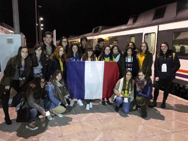 Los alumnos con mejores resultados en la ESO y en francs participan en un curso de idiomas durante una semana en Montpellier, Foto 1
