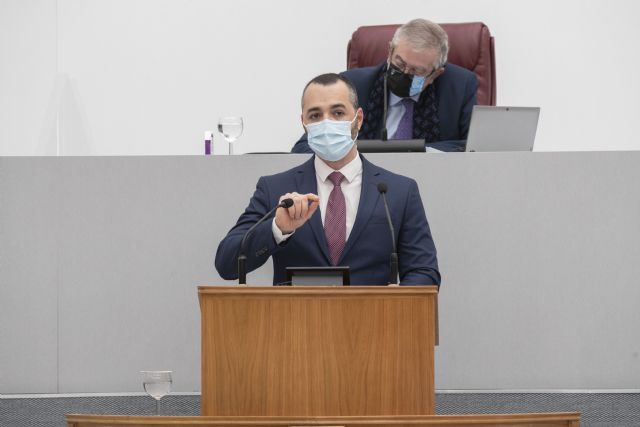 La Asamblea pide al Gobierno de España que aplique medidas para retirar los barcos abandonados fondeados ilegalmente en el Mar Menor - 1, Foto 1