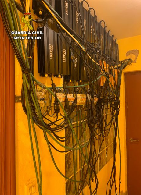 Una alarma de robo descubre un invernadero con más de 500 plantas de marihuana en Los Urrutias - 2, Foto 2