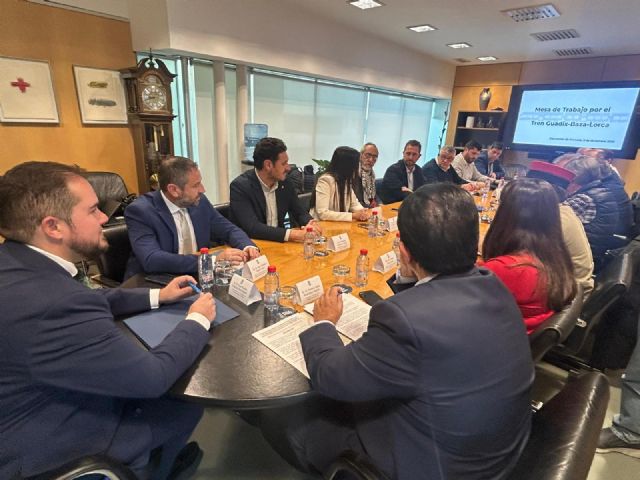 El Gobierno regional reafirma su apoyo a la recuperación del tren Guadix-Baza-Lorca - 1, Foto 1