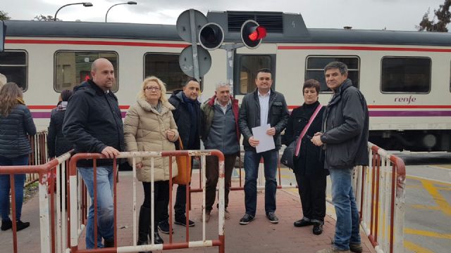 El PSOE denuncia que los presupuestos municipales de Ballesta abandonan el soterramiento - 2, Foto 2