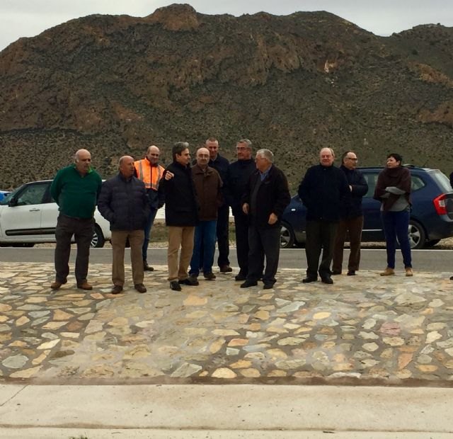 La Consejería de Fomento habilita dos paradas de autobuses en la carretera que enlaza Cartagena con La Azohía - 2, Foto 2