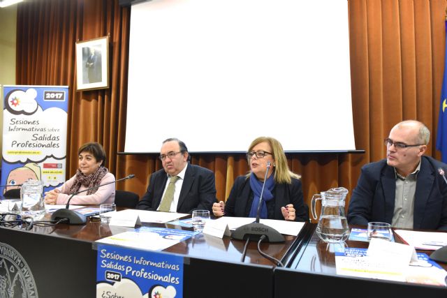 La UMU muestra a los futuros estudiantes las salidas profesionales de sus títulos - 3, Foto 3