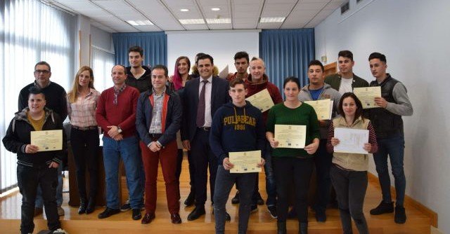 Un programa de la Comunidad prepara a 15 jóvenes de Lorquí para trabajar en jardinería - 1, Foto 1