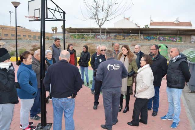 La alcaldesa se reúne con los vecinos de la Huerta de la Roja para concretar las mejoras que se desarrollarán en la zona - 1, Foto 1
