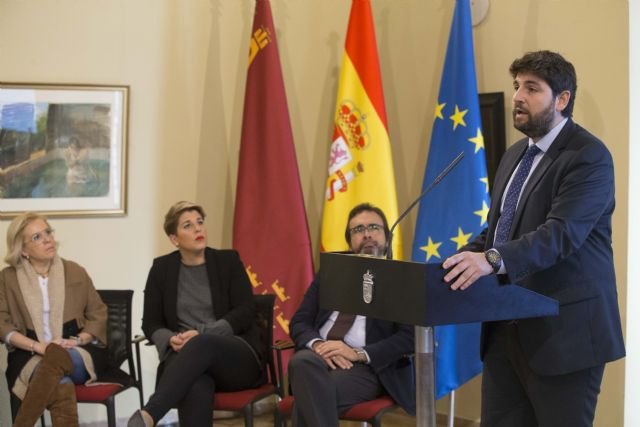 López Miras: Bajaremos el IRPF para recuperar a las clases medias y trasladar el buen comportamiento de la economía a los hogares - 1, Foto 1