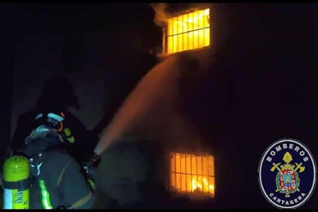 Sofocado el incendio de una casa de campo en la carretera de Pozo Estrecho al Albujón - 1, Foto 1