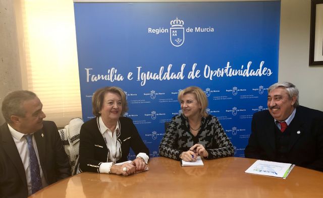La consejera de Familia e Igualdad de Oportunidades se reúne con la asociación Voades - 1, Foto 1