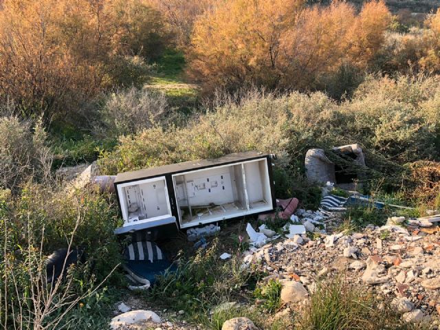 El PP denuncia que la pasividad del actual alcalde y de la CHS está convirtiendo el lecho del Guadalentín en el Río Basura - 2, Foto 2