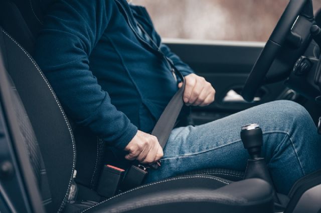 Pasajero o conductor: ¿Quién es el responsable del uso del cinturón de seguridad en un vehículo? - 1, Foto 1
