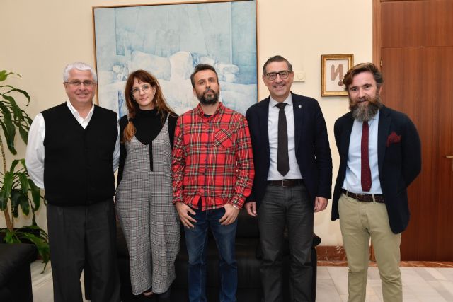 La UMU y La Cámara Roja firman un convenio de colaboración para promocionar y enseñar el arte de la fotografía - 2, Foto 2