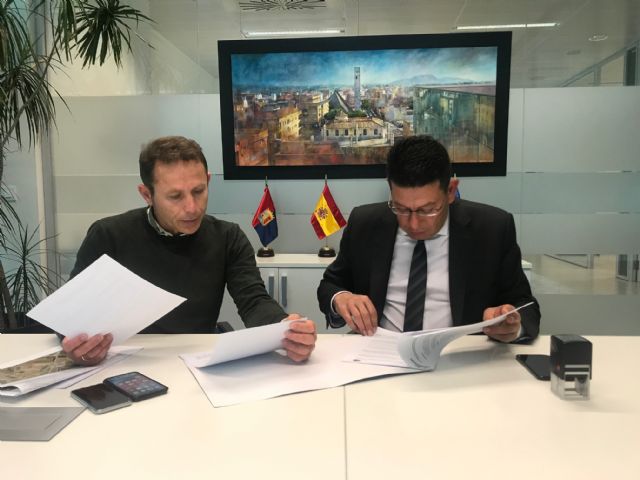 El Ayuntamiento de Torre Pacheco y la Comunidad de Regantes del Campo de Cartagena firman un convenio de colaboración - 1, Foto 1