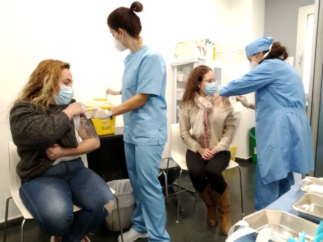 El Ayuntamiento pone al servicio de la Comunidad todos sus recursos para la campaña de vacunación frente al Covid-19 - 2, Foto 2