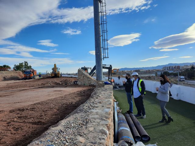 Avanzan las obras para reparar la pista de atletismo del polideportivo Manuel Ruiz Pérez de Alcantarilla - 2, Foto 2