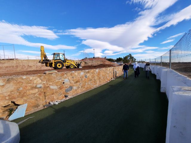 Avanzan las obras para reparar la pista de atletismo del polideportivo Manuel Ruiz Pérez de Alcantarilla - 3, Foto 3