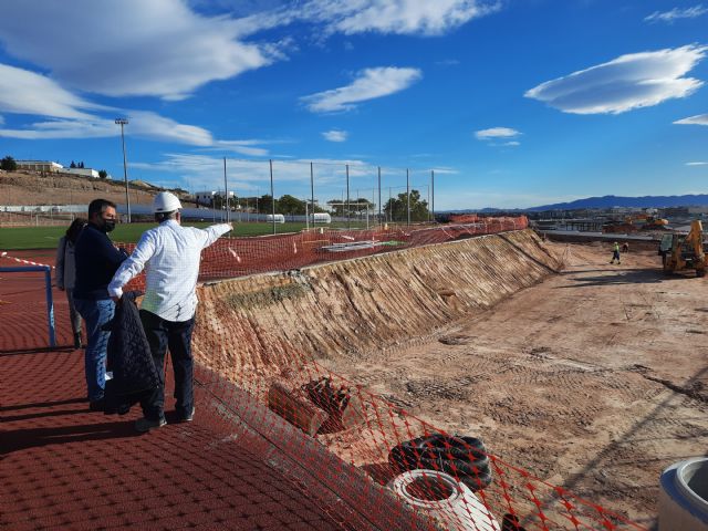 Avanzan las obras para reparar la pista de atletismo del polideportivo Manuel Ruiz Pérez de Alcantarilla - 4, Foto 4