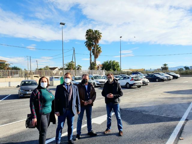 El Ayuntamiento de Lorca culmina las obras del nuevo aparcamiento del Colegio de Campillo y habilita 52 plazas para vehículos y 8 plazas para autobuses escolares - 1, Foto 1