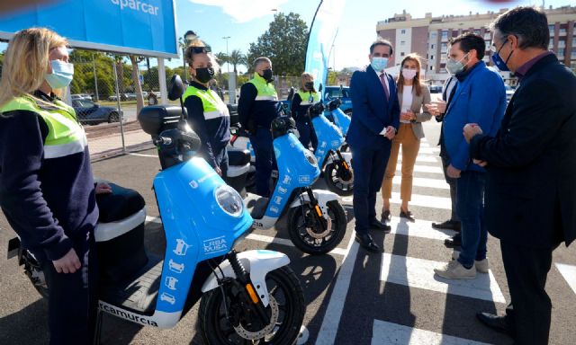 Cinco motocicletas eléctricas permitirán facilitar un rápido desplazamiento para resolver incidencias de los 145 nuevos parquímetros de la ORA - 1, Foto 1