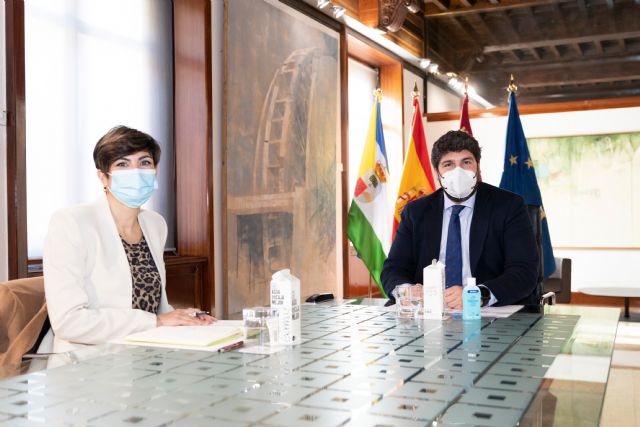 López Miras estudia con la alcaldesa de Santomera la construcción de un nuevo centro de Urgencias - 2, Foto 2