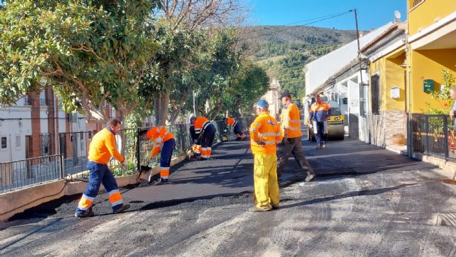 La segunda fase de las obras en el Barrio de San Vicente de Caravaca se centra en la renovación del asfaltado y la señalización de ocho calles - 3, Foto 3