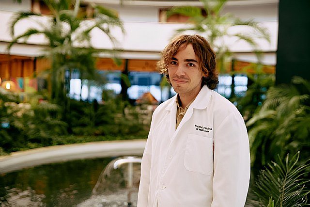 Dr. Adrián Valls, Foto 1