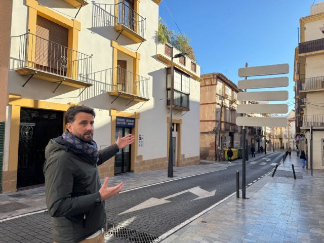 El Gobierno de Lorca invierte 150.000 euros en renovar más de un centenar y medio de luminarias en el casco histórico - 1, Foto 1